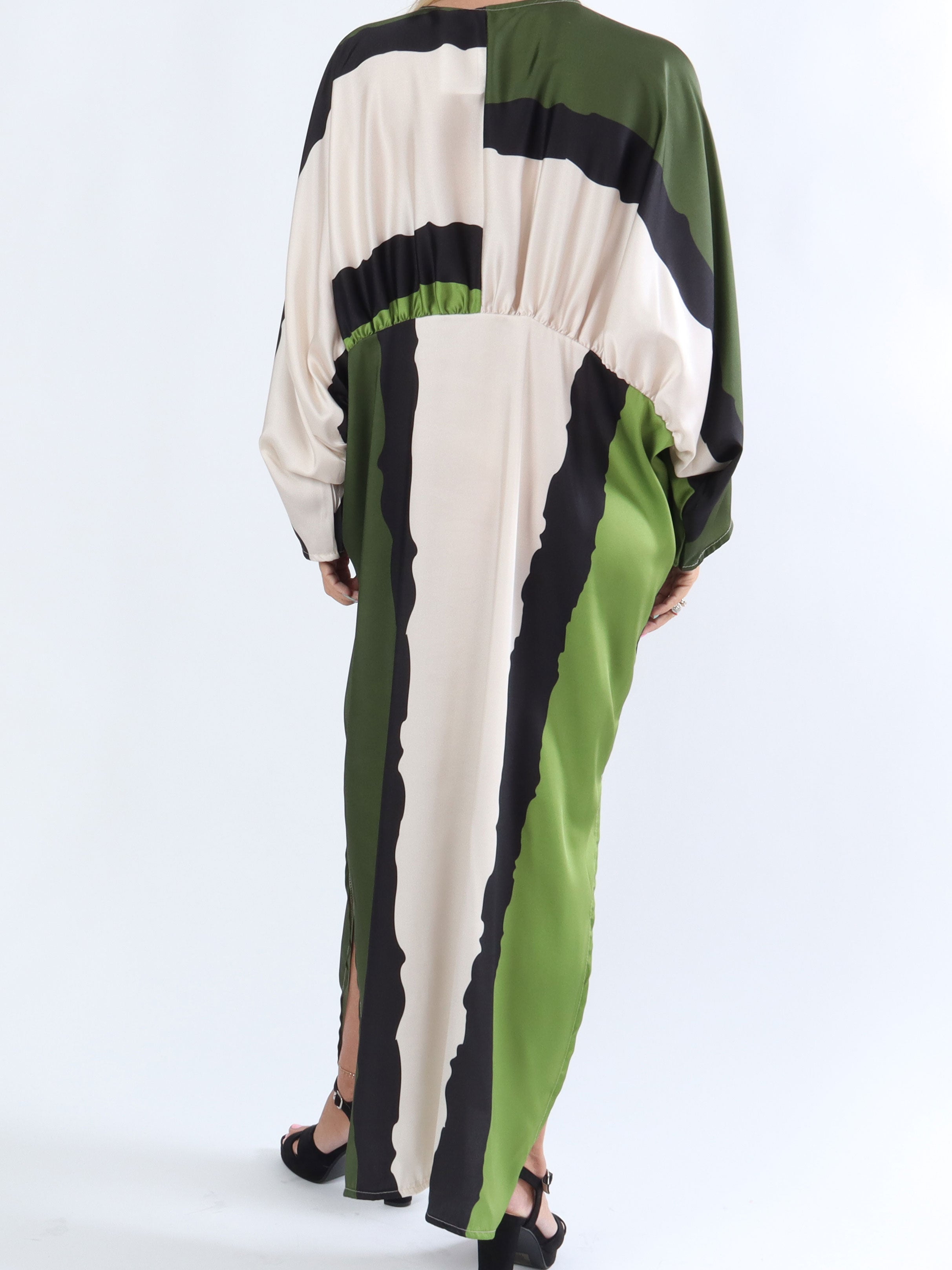 Dita - Lång vacker mångfärgad klänning i silkeslook